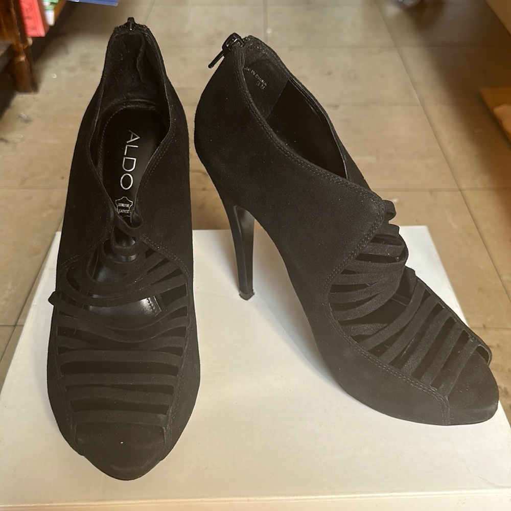 Aldo Black Suede Heels Size 8
